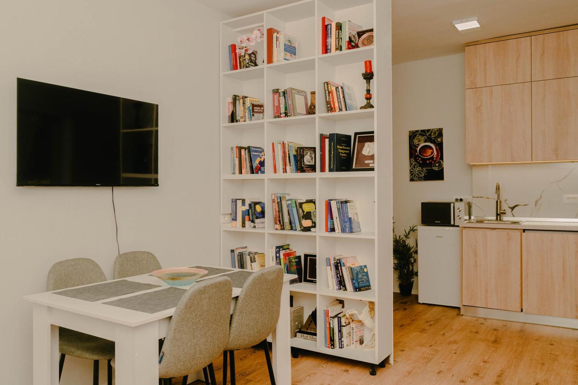 Studio Flat In Heart Of Tirana Exterior photo